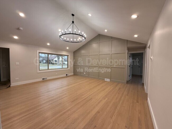 465 Alexander Blvd in Elmhurst, IL - Building Photo - Building Photo