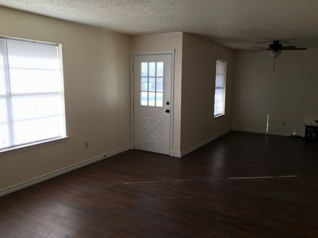 property at 3215 Ellen Dr