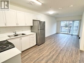 135 Station St in Belleville, ON - Building Photo