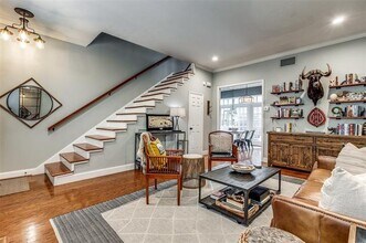 4424 Holland Ave in Dallas, TX - Foto de edificio - Building Photo