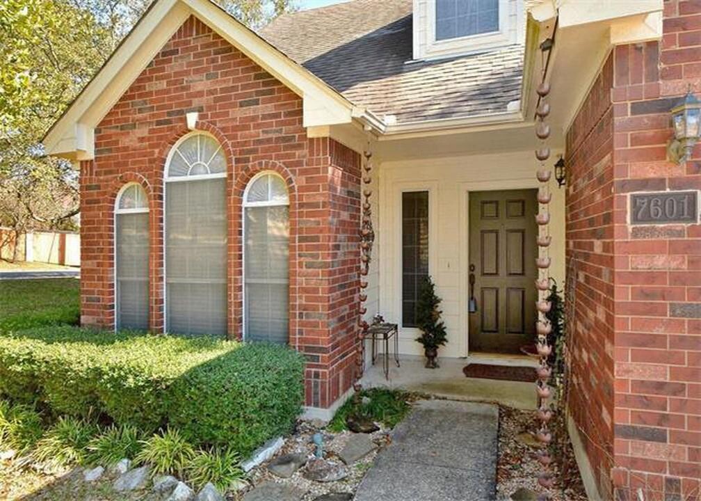 7601 Shadowridge Run in Austin, TX - Building Photo