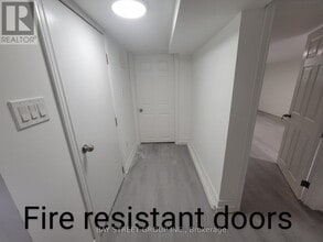 92 Nelson St W in Brampton, ON - Building Photo - Building Photo