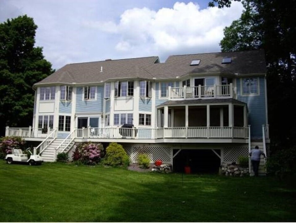 152 Mayhew Turnpike in Hebron, NH - Building Photo