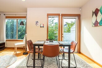 3314 Wetmore Ave S in Seattle, WA - Building Photo - Building Photo