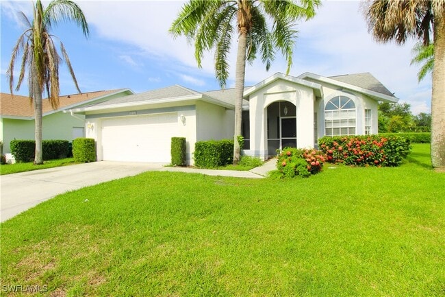 10201 Regent Cir in Naples, FL - Building Photo - Building Photo