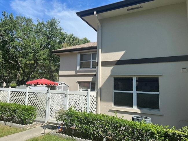 7 Amherst Ct, Unit 0506 in Royal Palm Beach, FL - Building Photo - Building Photo