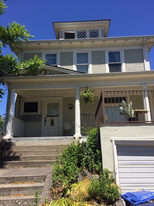2113 SE Ankeny St 3 Apartments and Nearby Portland Apartments For Rent