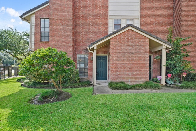 property at 2211 S Kirkwood Rd