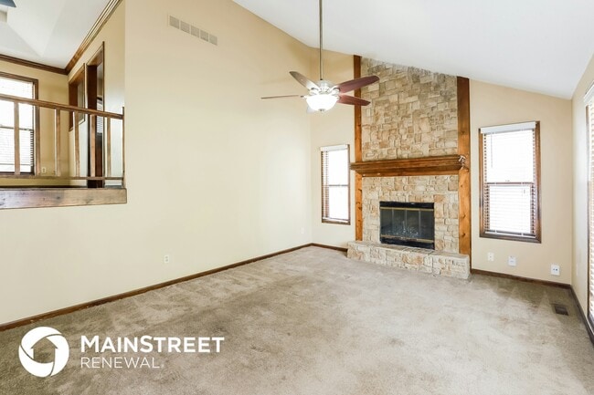 5804 NW Klamm Dr in Kansas City, MO - Foto de edificio - Building Photo