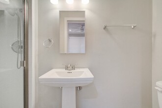 Cochran Apartments in Los Angeles, CA - Building Photo - Interior Photo