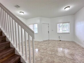 2905 SE 15th Terrace in Homestead, FL - Building Photo - Building Photo