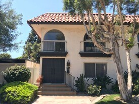 4213 Loma Riviera Ln in San Diego, CA - Building Photo