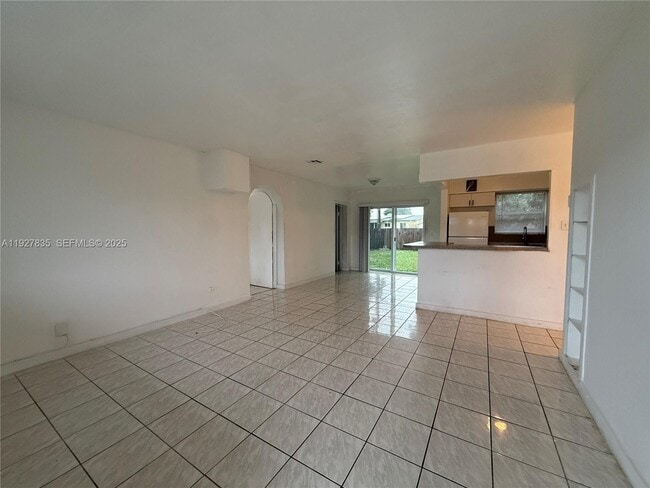 301 N 70th Ave in Hollywood, FL - Building Photo - Building Photo