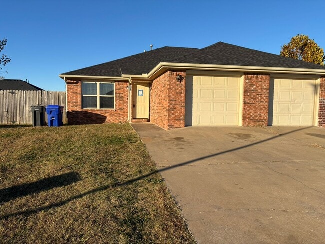 property at 305-307 E Asher Ct