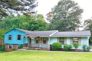 3533 Charlotte Dr in Rex, GA - Building Photo