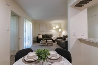 6251 Melody Ln, Unit 2325 in Dallas, TX - Building Photo - Building Photo