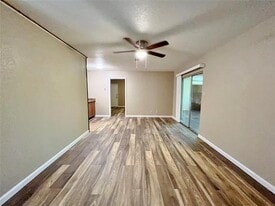 907 S Bowen Rd in Arlington, TX - Building Photo