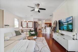 4371 SW 131st Ln in Miramar, FL - Building Photo