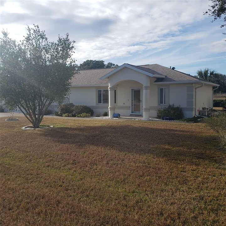 10202 SW 61st Terrace Rd in Ocala, FL - Building Photo