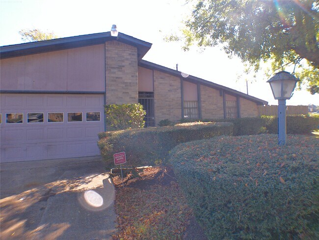 15823 Ironside Hill Dr in Houston, TX - Building Photo - Building Photo