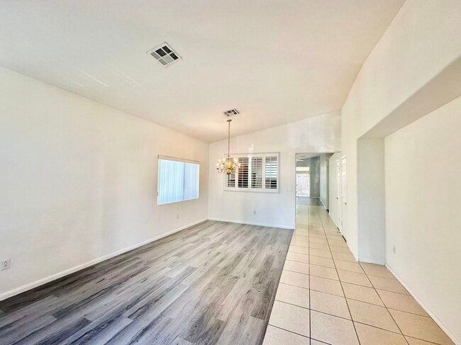 9867 Ashton Pines Ct in Las Vegas, NV - Building Photo - Building Photo