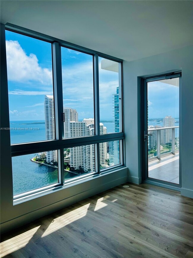 300 S Biscayne Blvd, Unit # T-2912 in Miami, FL - Building Photo - Building Photo