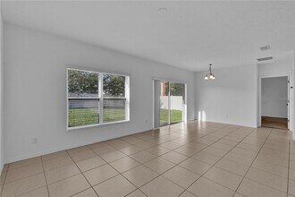 465 Ogelthorpe Dr in Davenport, FL - Foto de edificio - Building Photo