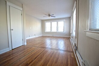 3416 Wyandotte - Studio W in Kansas City, MO - Foto de edificio - Interior Photo