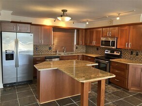 201 W Laurel St in Tampa, FL - Building Photo - Building Photo
