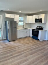 1817 Newcastle St in Charlotte, NC - Building Photo - Building Photo