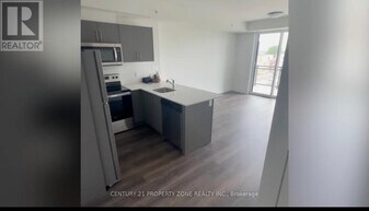 103 Roger St in Waterloo, ON - Building Photo