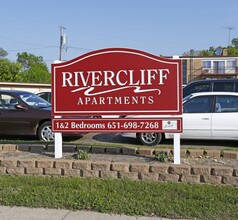 Rivercliff Apartments in St. Paul, MN - Foto de edificio - Building Photo