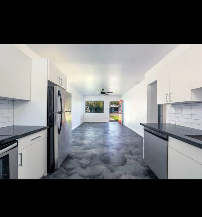 3338 N 16th Ave in Phoenix, AZ - Foto de edificio - Building Photo