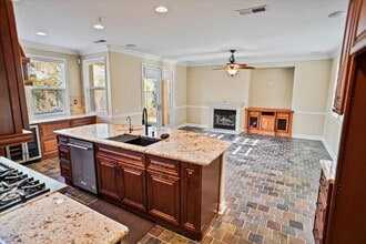 29215 Starfall Way in Santa Clarita, CA - Foto de edificio - Building Photo