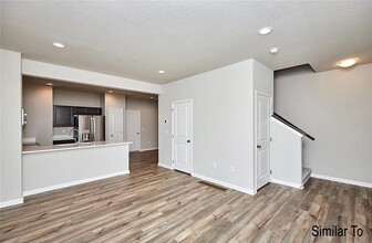 816 Oakmont Pl in Norwalk, IA - Foto de edificio - Building Photo
