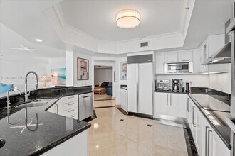 3301 NE 183rd St, Unit 1906 in Aventura, FL - Building Photo - Building Photo