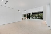 1092 N Venetian Dr in Miami Beach, FL - Building Photo - Building Photo