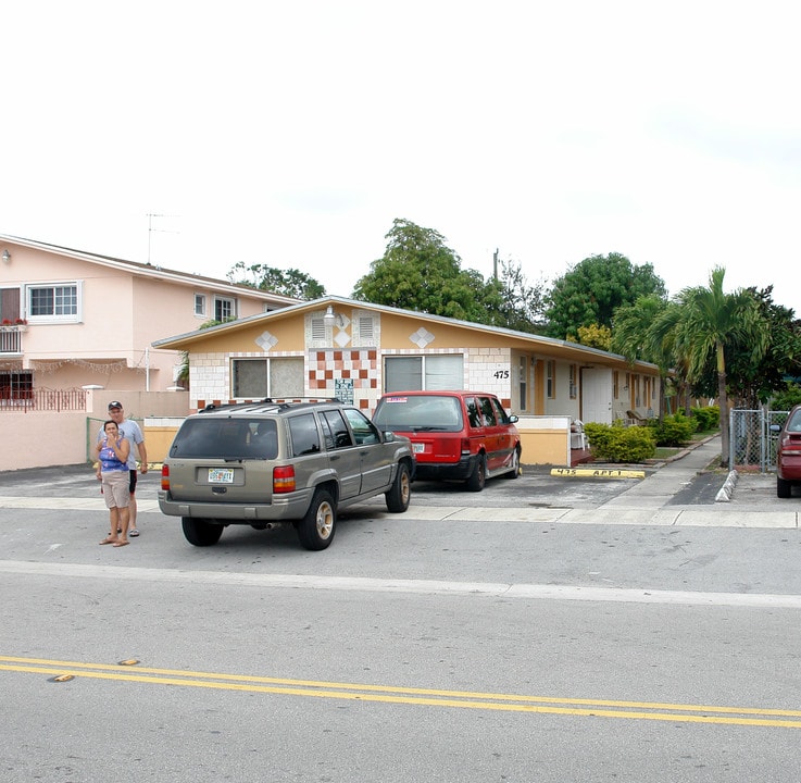 475 E 26th St in Hialeah, FL - Building Photo