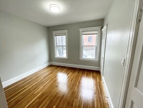 159 Boston St, Unit 1 in Boston, MA - Building Photo - Building Photo