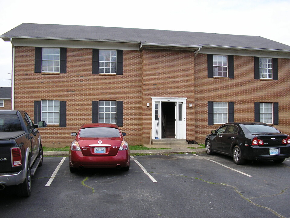 1721 Highland Way in Bowling Green, KY - Building Photo