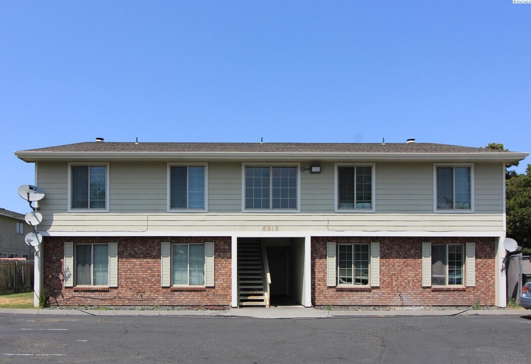 6818 W 1st Ave in Kennewick, WA - Building Photo