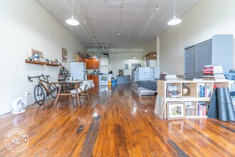 255 McKibbin St in Brooklyn, NY - Building Photo - Building Photo