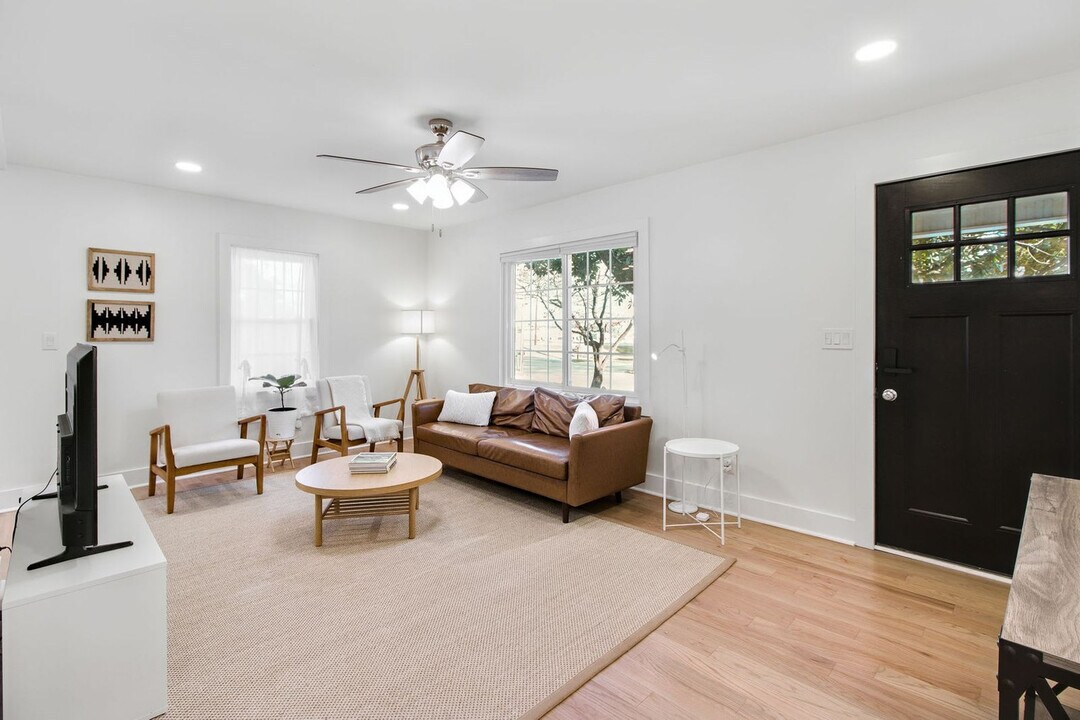 1990 Wingate Rd in Chamblee, GA - Building Photo