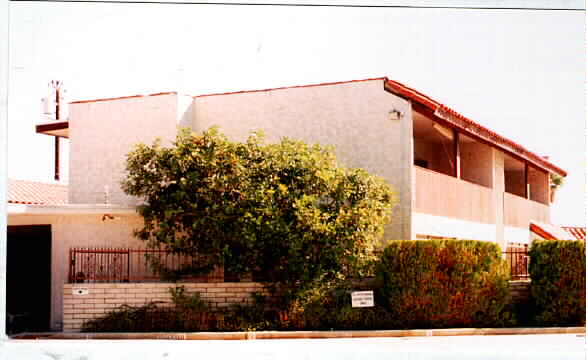 2526 Junipero Ave in Palm Springs, CA - Building Photo