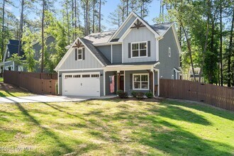 594 E L Ives Dr in Aberdeen, NC - Building Photo - Building Photo