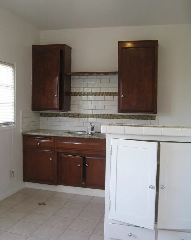 4262 W 1st St, Los Angeles, CA, 90004 in Los Angeles, CA - Building Photo - Building Photo