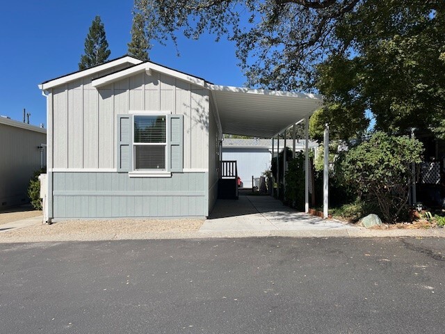 71 Primrose Ave in Auburn, CA - Foto de edificio - Building Photo