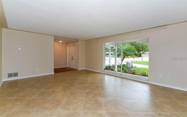 5518 Shadow Lawn Dr in Siesta Key, FL - Building Photo - Building Photo