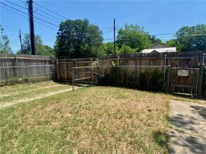 1306 Perez St in Austin, TX - Building Photo - Building Photo