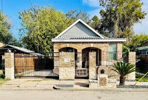 1714 Mary St in Houston, TX - Building Photo